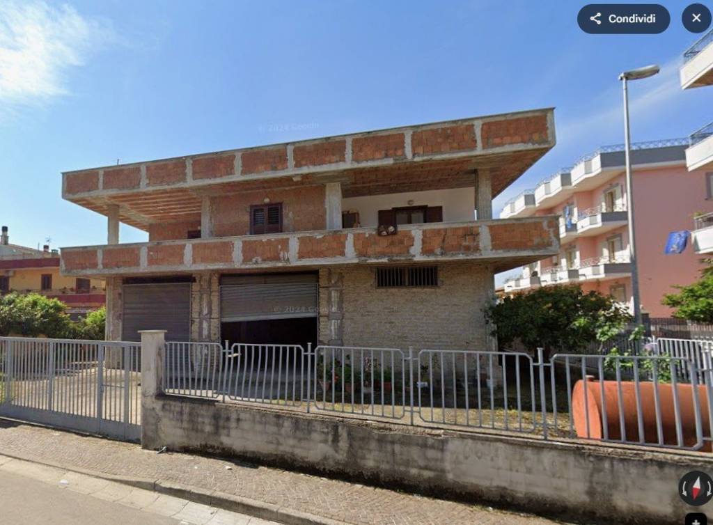 casa indipendente in vendita a Mondragone