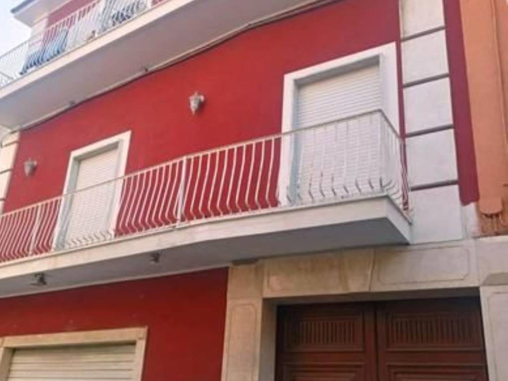 casa indipendente in vendita a Mondragone