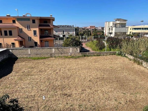 casa indipendente in vendita a Mondragone