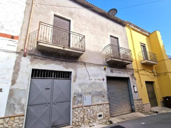 casa indipendente in vendita a Mondragone