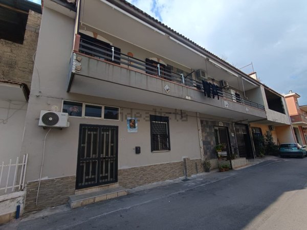 casa indipendente in vendita a Mondragone