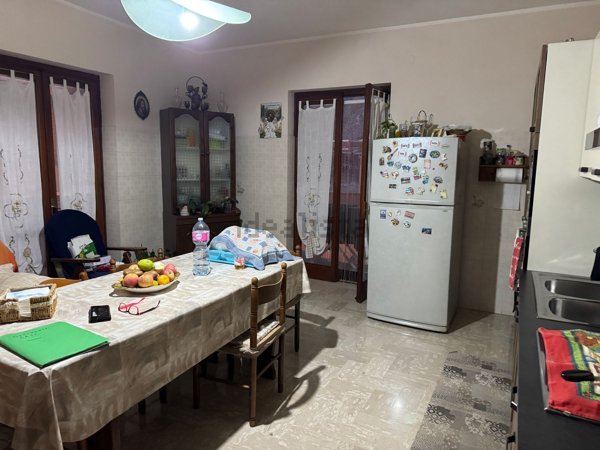 esavano in vendita a Mondragone