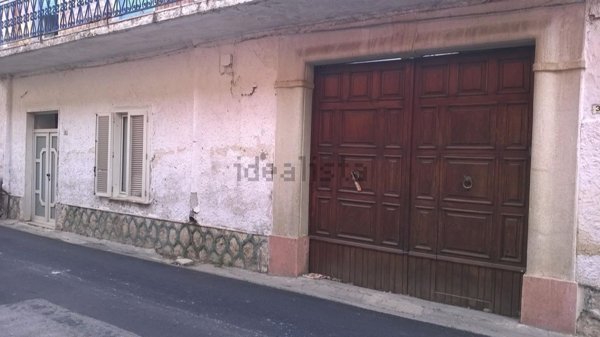 esavano in vendita a Mondragone