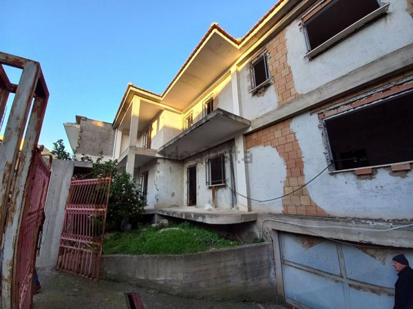 pentavano in vendita a Mondragone