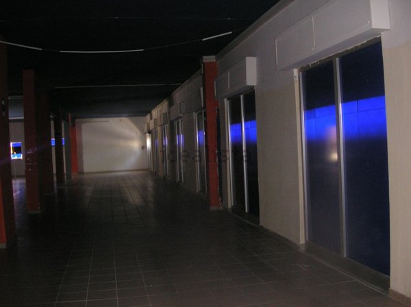 locale commerciale in vendita a Mondragone