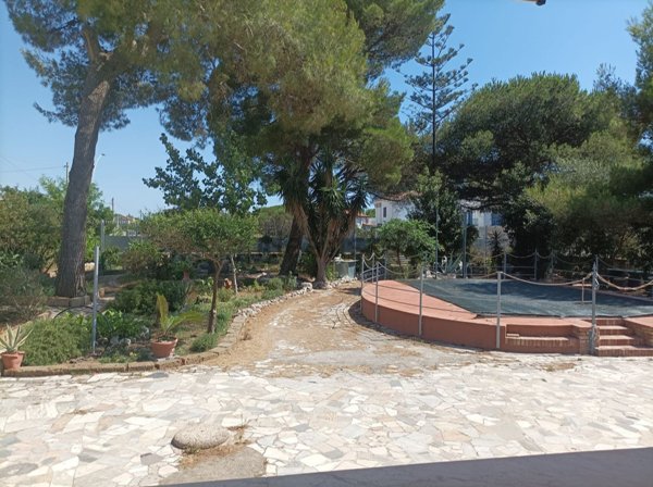 casa indipendente in vendita a Mondragone