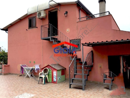 casa indipendente in vendita a Mondragone