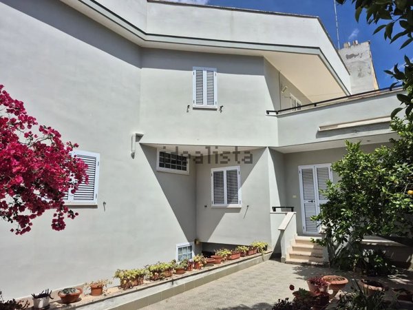 casa indipendente in vendita a Mondragone