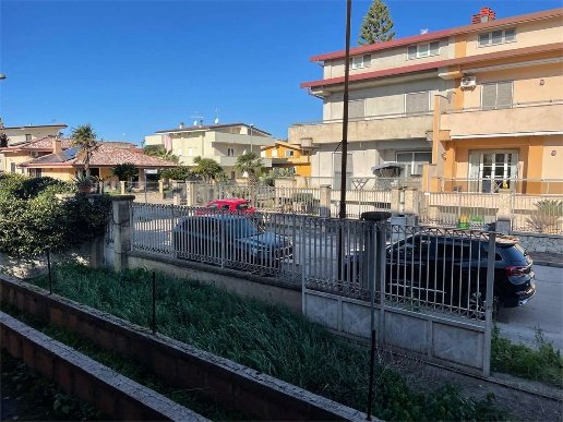 casa indipendente in vendita a Mondragone