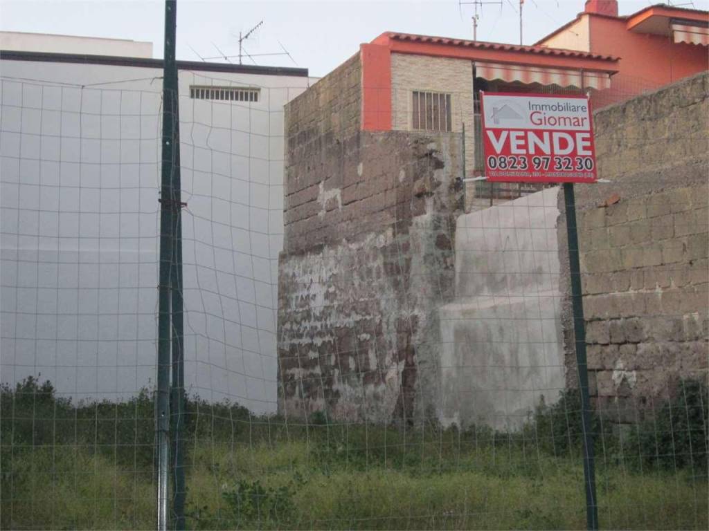casa indipendente in vendita a Mondragone