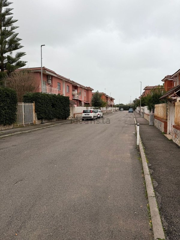 casa indipendente in vendita a Mondragone