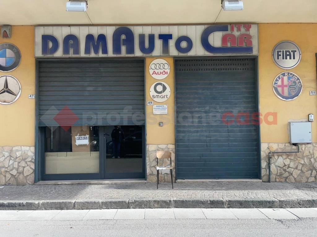 negozio in vendita a Mondragone