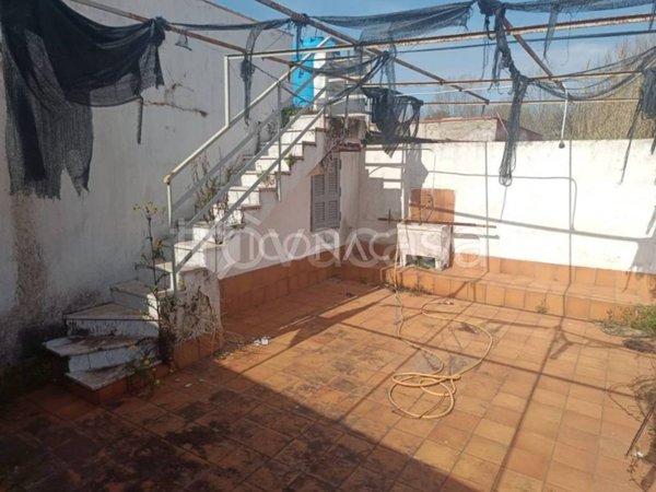 casa indipendente in vendita a Mondragone