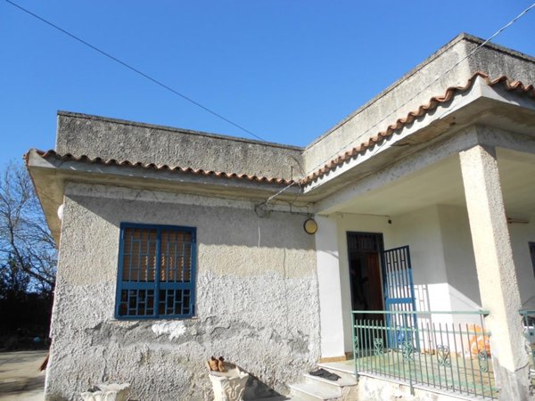 casa indipendente in vendita a Mondragone in zona Pescopagano
