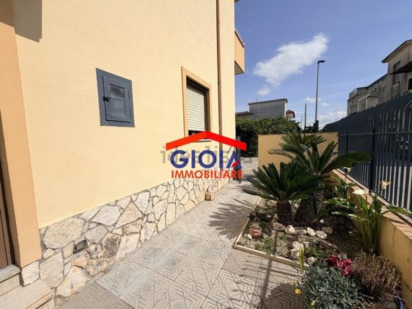 casa indipendente in vendita a Mondragone