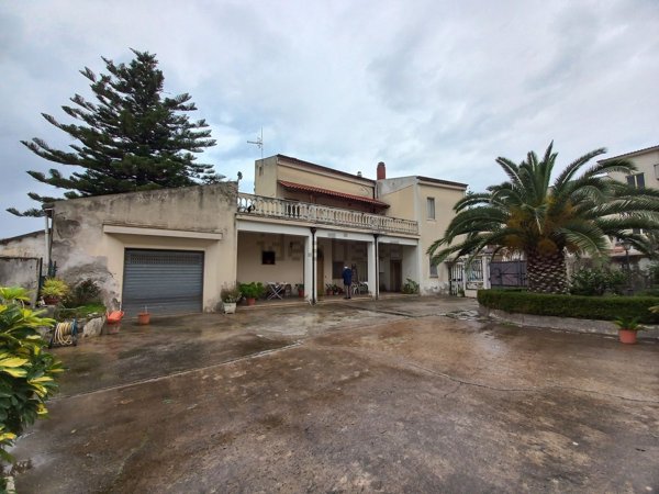 casa indipendente in vendita a Mondragone