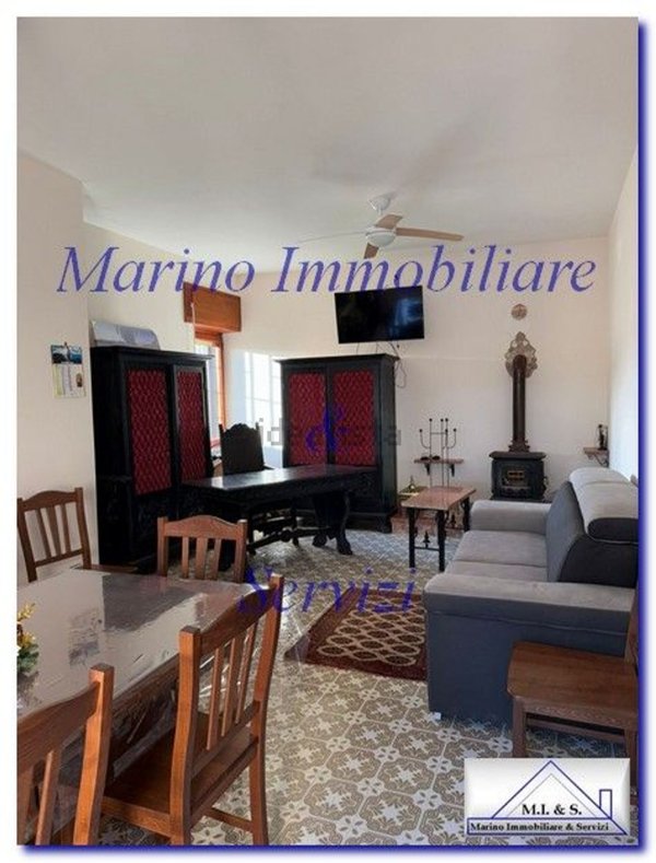 casa indipendente in vendita a Mondragone