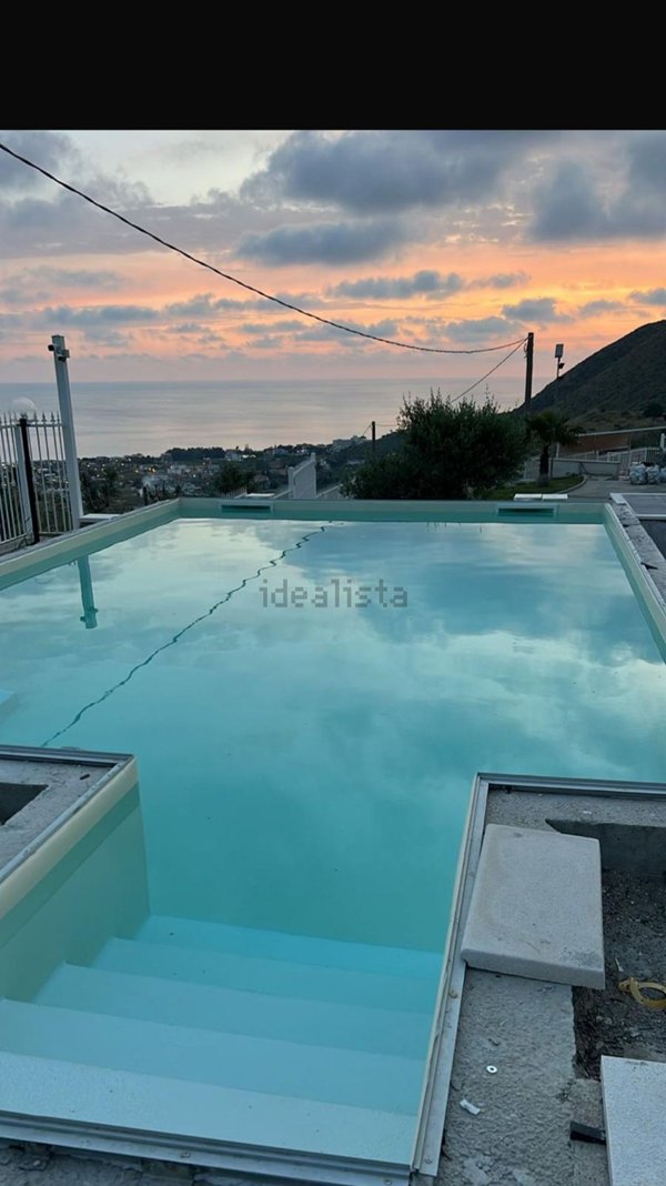 casa indipendente in vendita a Mondragone