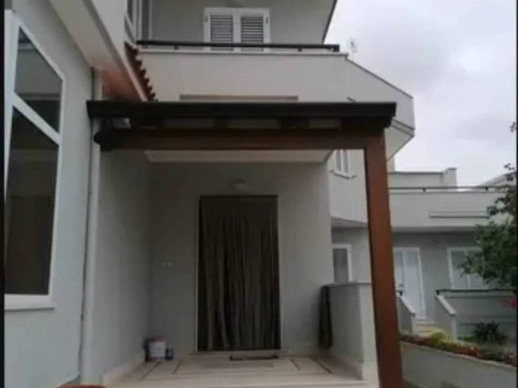 casa indipendente in vendita a Mondragone