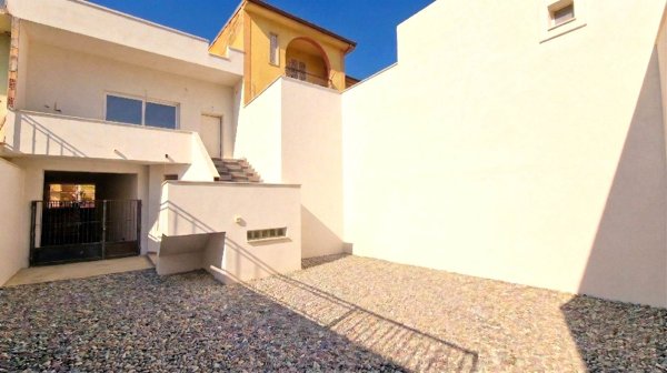 casa indipendente in vendita a Mondragone