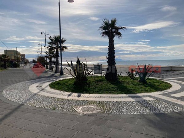 appartamento in vendita a Mondragone