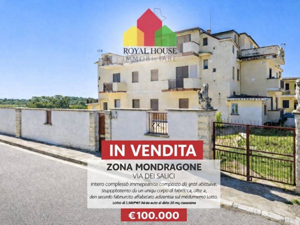 intera palazzina in vendita a Mondragone