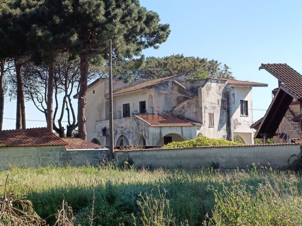 casa indipendente in vendita a Mondragone