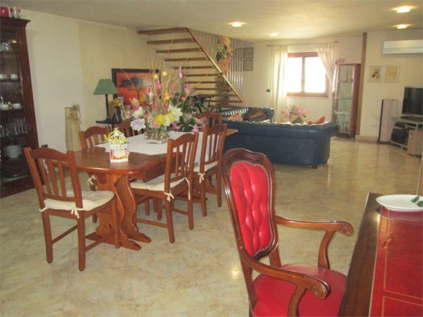 casa indipendente in vendita a Mondragone