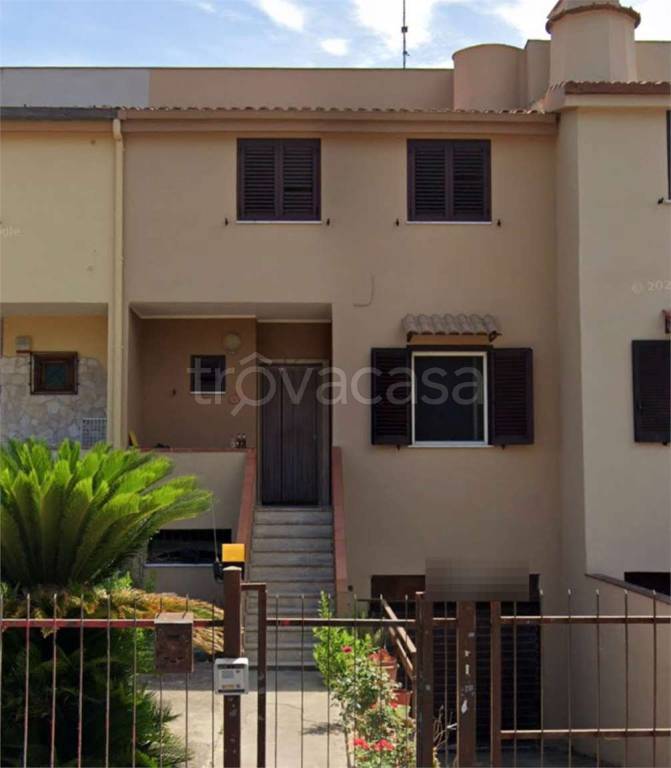 casa indipendente in vendita a Mondragone
