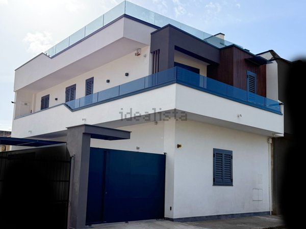 casa indipendente in vendita a Mondragone
