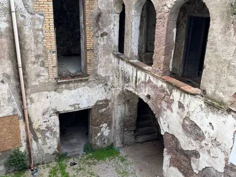 casa indipendente in vendita a Mondragone