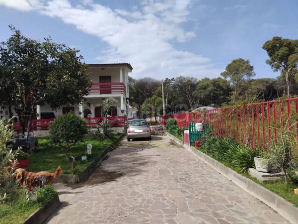 casa indipendente in vendita a Mondragone