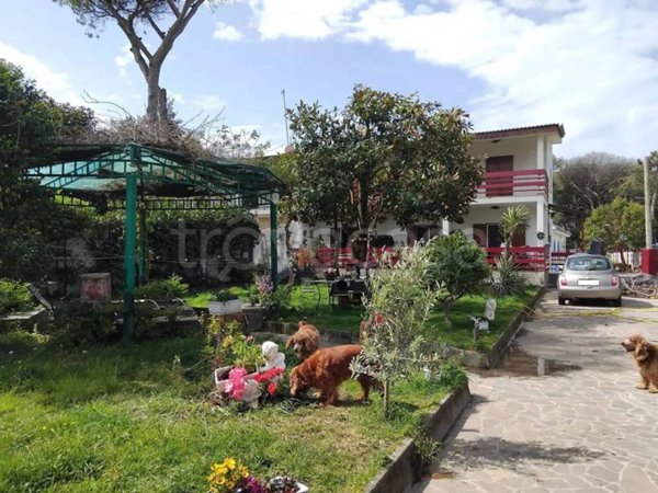 casa indipendente in vendita a Mondragone