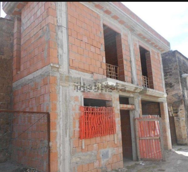 casa indipendente in vendita a Mondragone