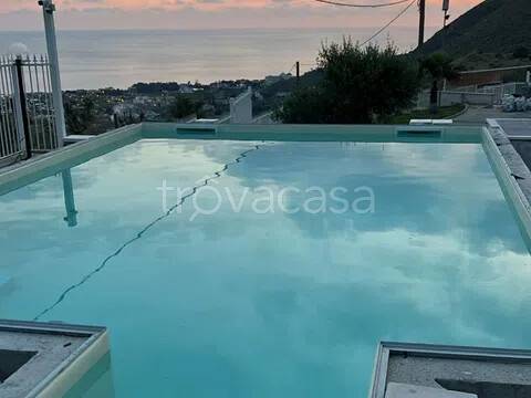 casa indipendente in vendita a Mondragone