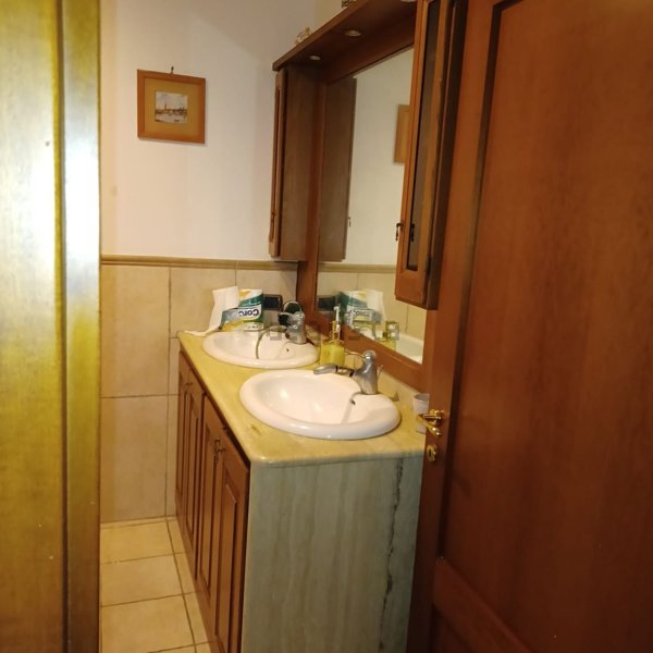 casa indipendente in vendita a Mondragone