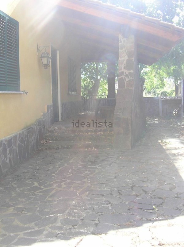 casa indipendente in vendita a Mondragone