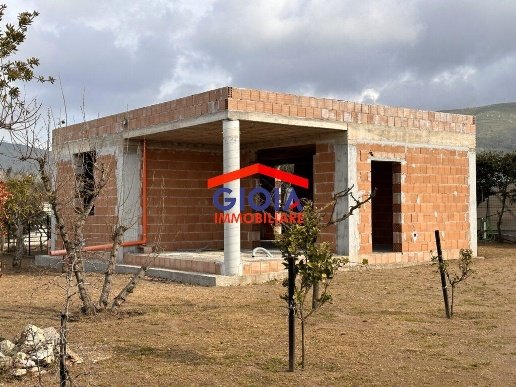 casa indipendente in vendita a Mondragone