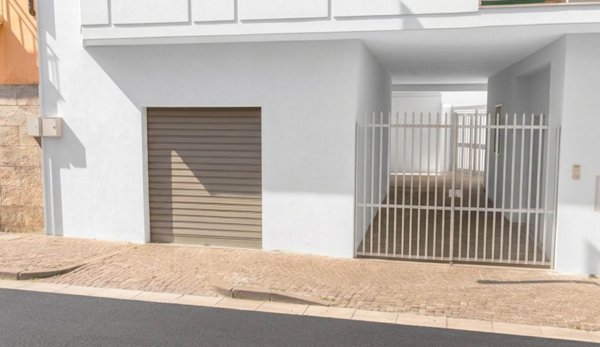 negozio in vendita a Mondragone