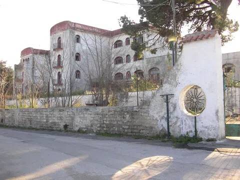 intera palazzina in vendita a Mondragone