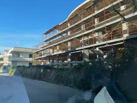 intera palazzina in vendita a Mondragone