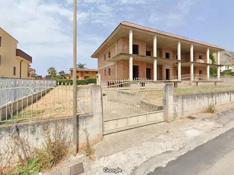 intera palazzina in vendita a Mondragone