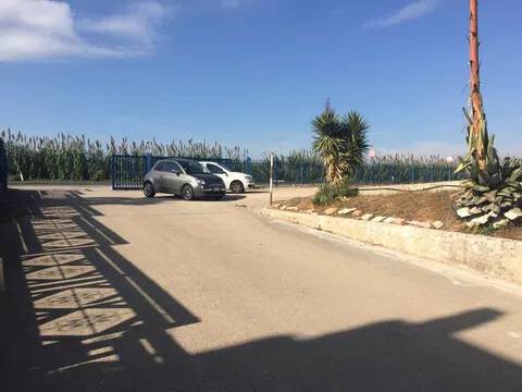 negozio in vendita a Mondragone