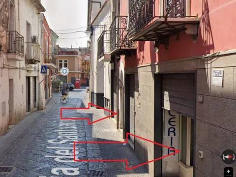 negozio in vendita a Mondragone