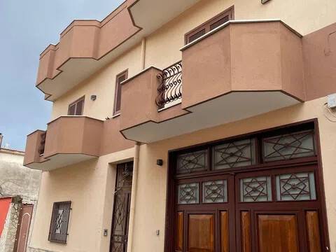 casa indipendente in vendita a Mondragone