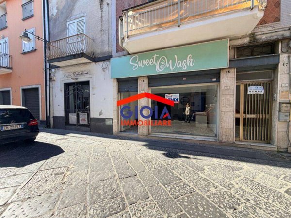 negozio in vendita a Mondragone