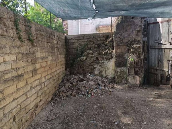 intera palazzina in vendita a Mondragone