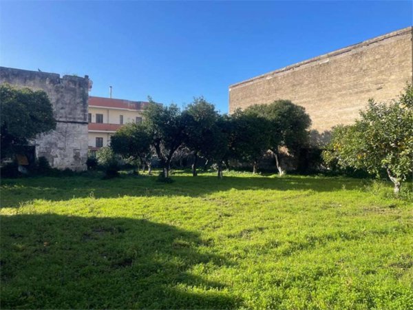 intera palazzina in vendita a Mondragone