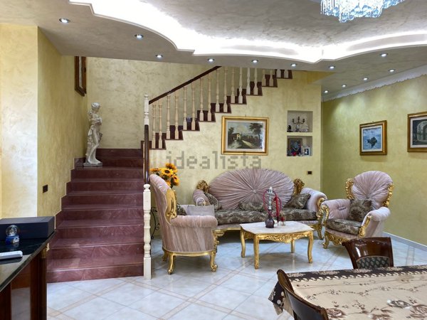 casa indipendente in vendita a Mondragone