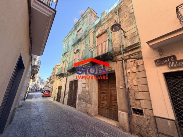 negozio in vendita a Mondragone